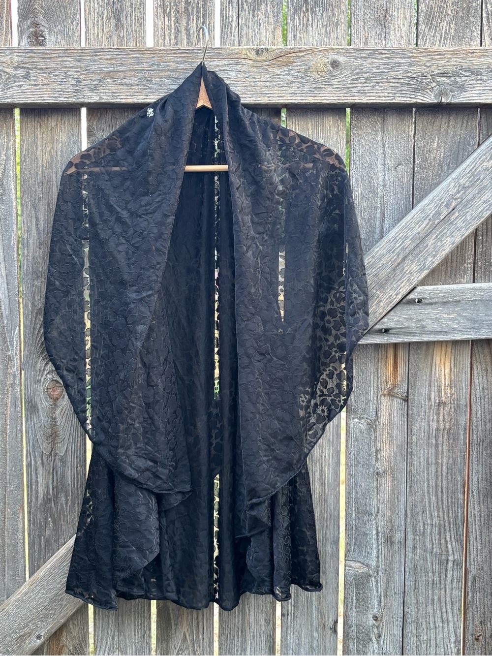 Black Flowered Lace Women’s shawl